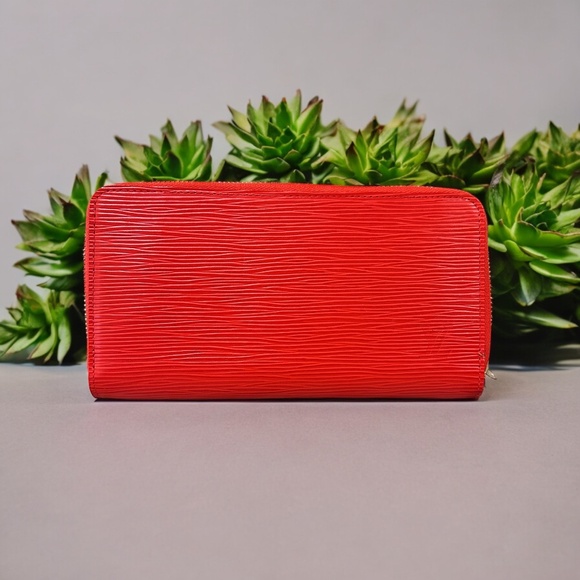 Louis Vuitton Epi Zippy Wallet - Picture 1 of 7